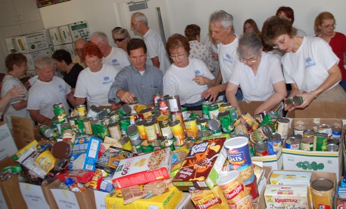 Mitzvah Day  11-5-2006 2-08-15 PM.JPG