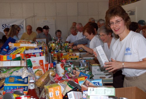 Mitzvah Day  11-5-2006 2-09-07 PM.JPG