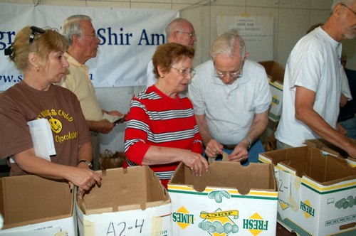 Mitzvah Day  11-5-2006 2-10-16 PM.JPG