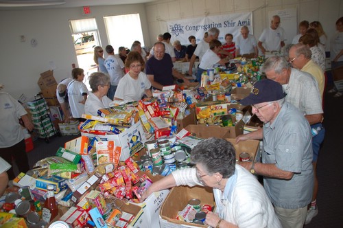 Mitzvah Day  11-5-2006 2-11-56 PM.JPG