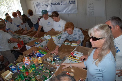 Mitzvah Day  11-5-2006 2-18-14 PM.JPG