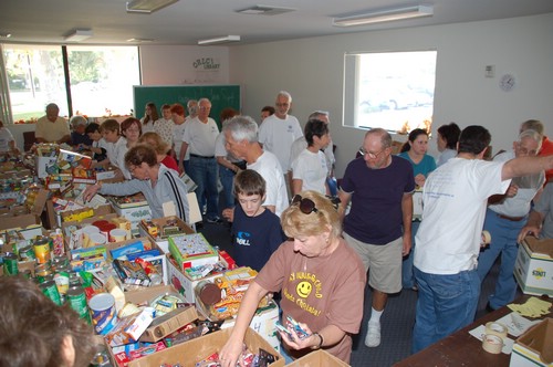 Mitzvah Day  11-5-2006 2-23-37 PM.JPG