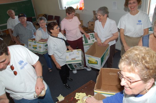 Mitzvah Day  11-5-2006 2-41-04 PM.JPG