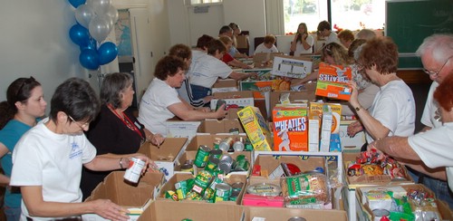 Mitzvah Day  11-5-2006 2-43-01 PM.JPG