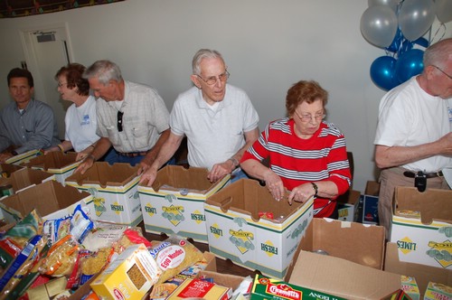 Mitzvah Day  11-5-2006 2-52-40 PM.JPG