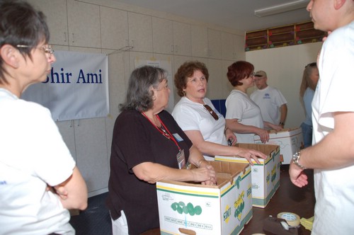 Mitzvah Day  11-5-2006 2-54-28 PM.JPG