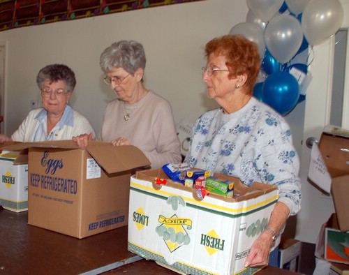 Mitzvah Day  11-5-2006 3-00-49 PM.JPG