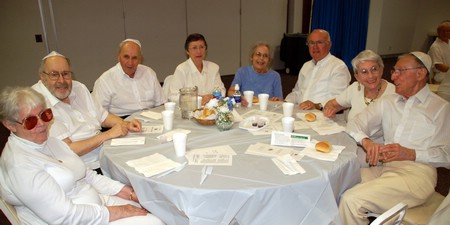 White Shabbat 8-6-2006 8-18-2006 7-07-31 PM.JPG