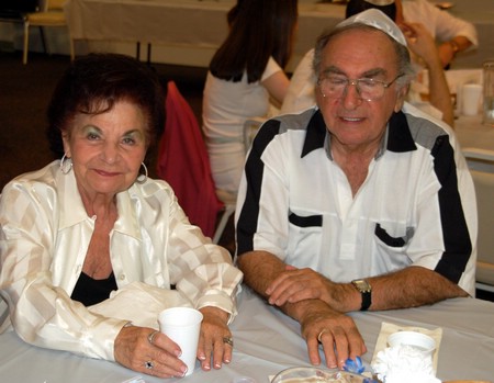 White Shabbat 8-6-2006 8-18-2006 7-08-51 PM.JPG