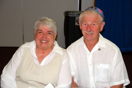 White Shabbat 8-6-2006 8-18-2006 7-09-44 PM.JPG