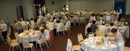 White Shabbat 8-6-2006 8-18-2006 7-10-39 PM.JPG